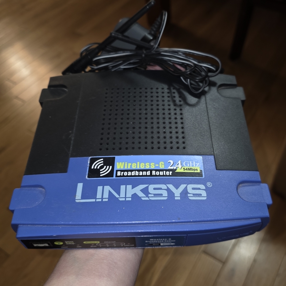 Linksys Wireless-G Broadband Router WRT54G V8 ONE OWNER GREAT DEAL VINTAGE